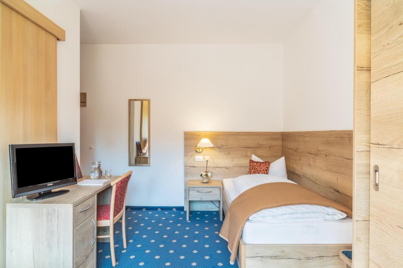 Hotel Erna Коле Изарко Екстериор снимка